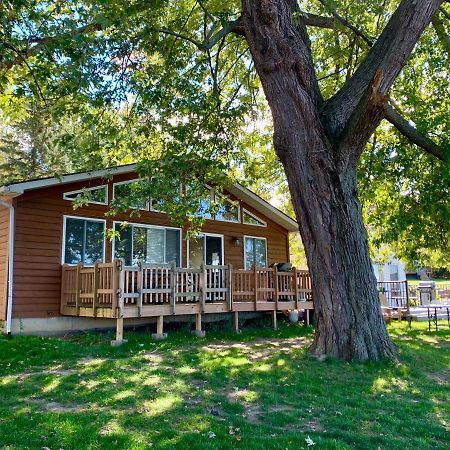 פיקטון Merland Park Cottages And Motel מראה חיצוני תמונה
