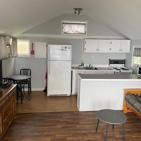 פיקטון Merland Park Cottages And Motel מראה חיצוני תמונה