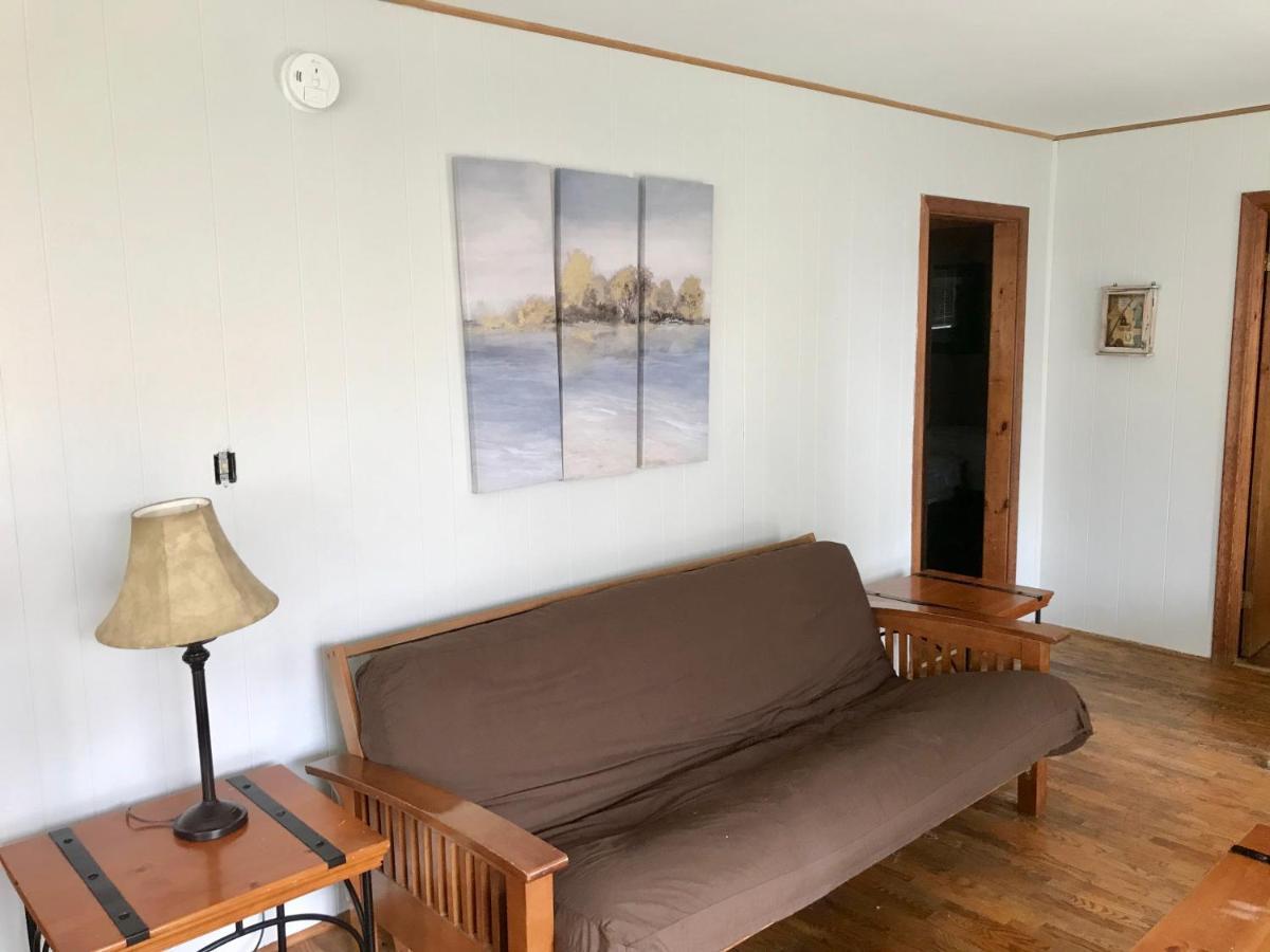 פיקטון Merland Park Cottages And Motel מראה חיצוני תמונה