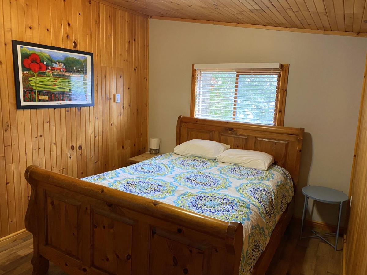 פיקטון Merland Park Cottages And Motel מראה חיצוני תמונה