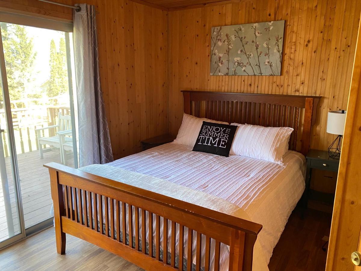 פיקטון Merland Park Cottages And Motel מראה חיצוני תמונה