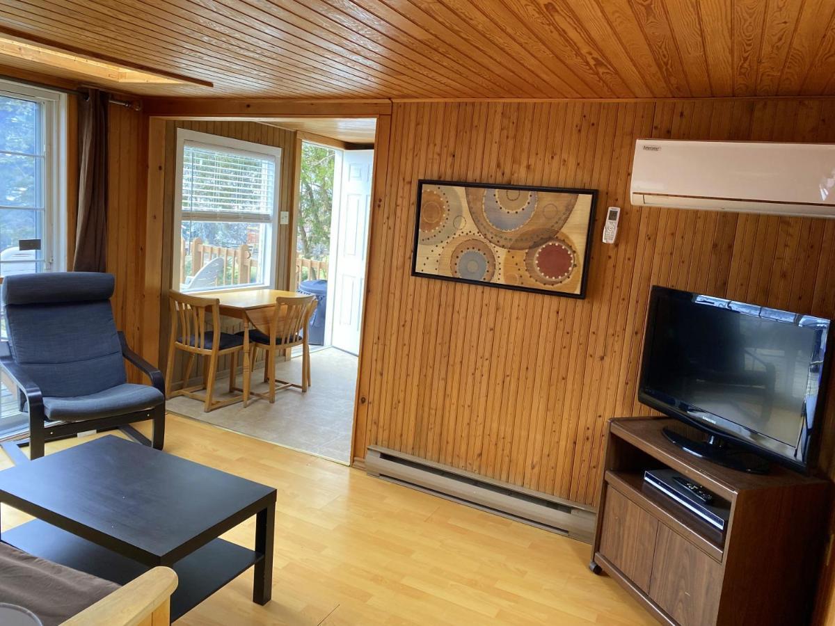 פיקטון Merland Park Cottages And Motel מראה חיצוני תמונה