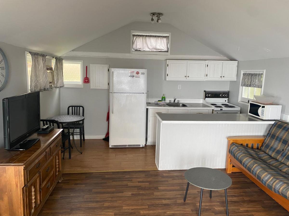 פיקטון Merland Park Cottages And Motel מראה חיצוני תמונה