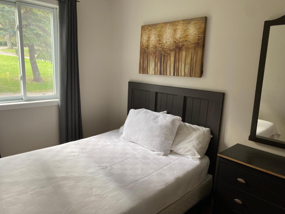 פיקטון Merland Park Cottages And Motel מראה חיצוני תמונה